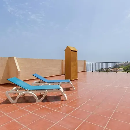 Alcazar Apartahotel *