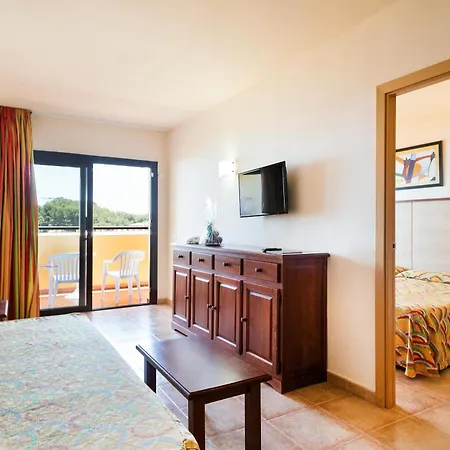 Alcazar Apartahotel