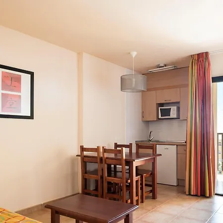 Alcazar Apartahotel *